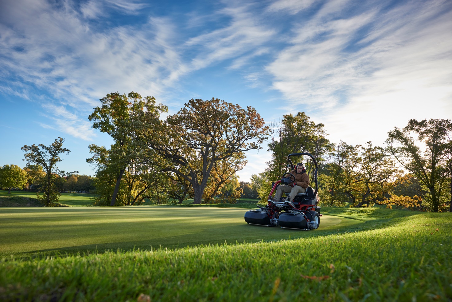 The new revolutionary, non-hydraulic Toro® Greensmaster® eTriFlex™ 3360 greensmower is here