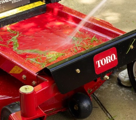 Non-Slip, Easy-to-Clean Floor Pan